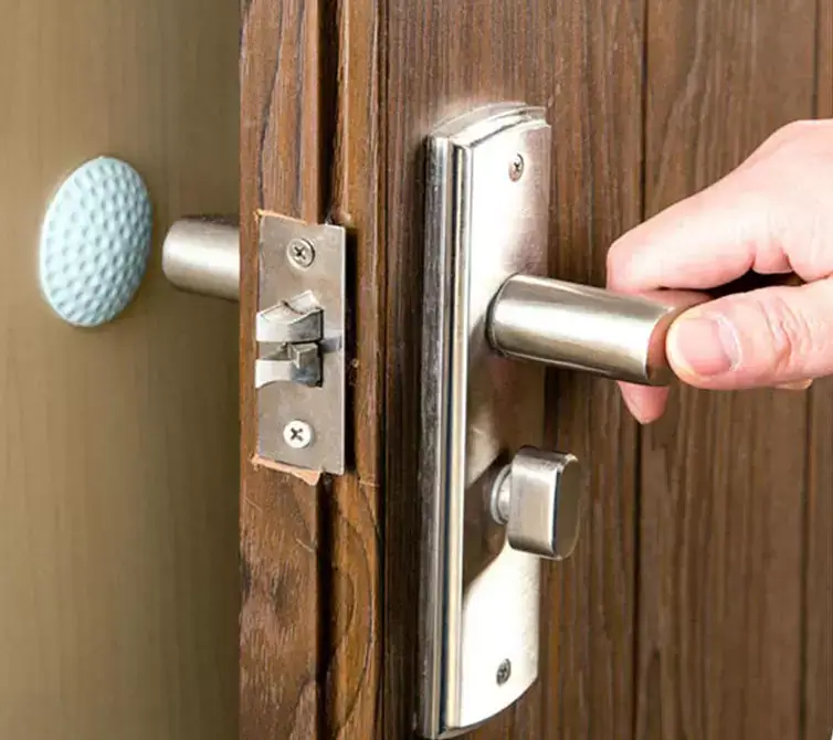 business-lock-installation-securing-busine-3-YH Lock & Security